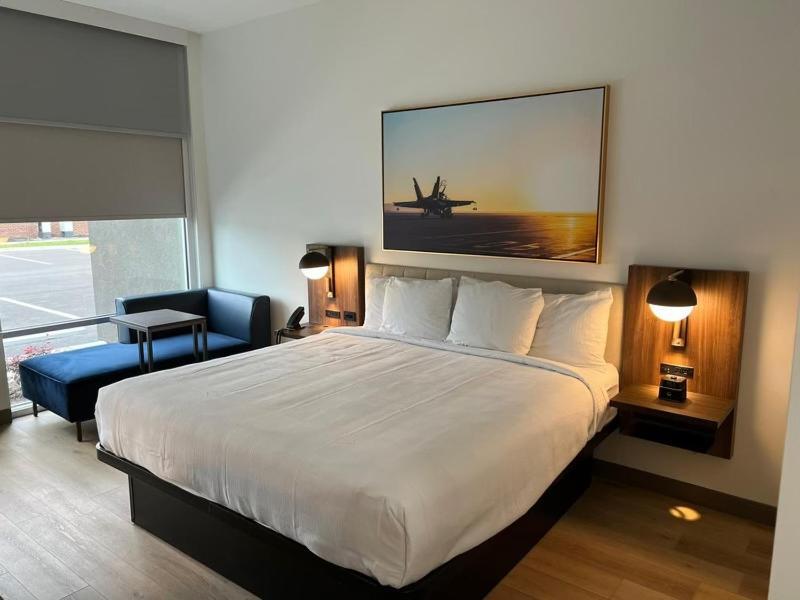 La Quinta Inn & Suites By Wyndham Manchester - Arnold Afb Kültér fotó