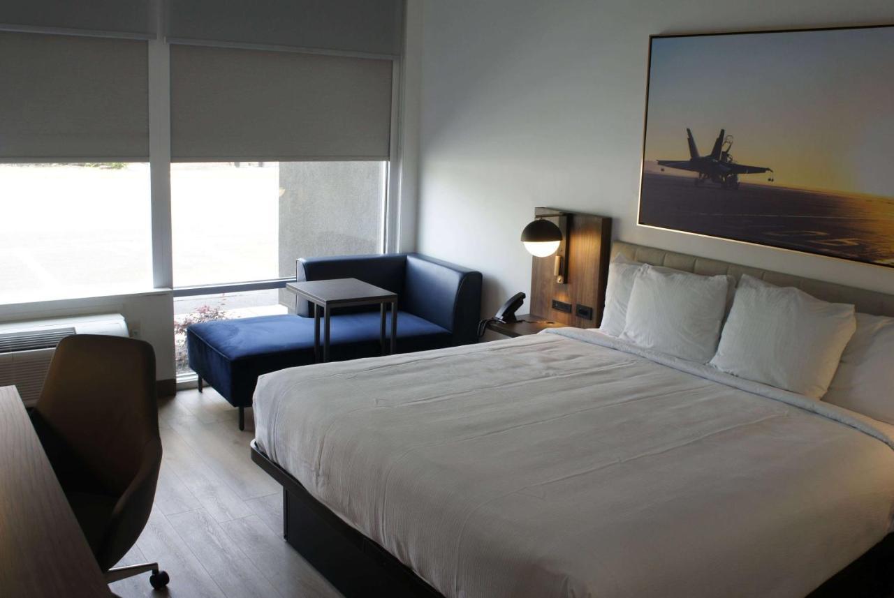 La Quinta Inn & Suites By Wyndham Manchester - Arnold Afb Kültér fotó