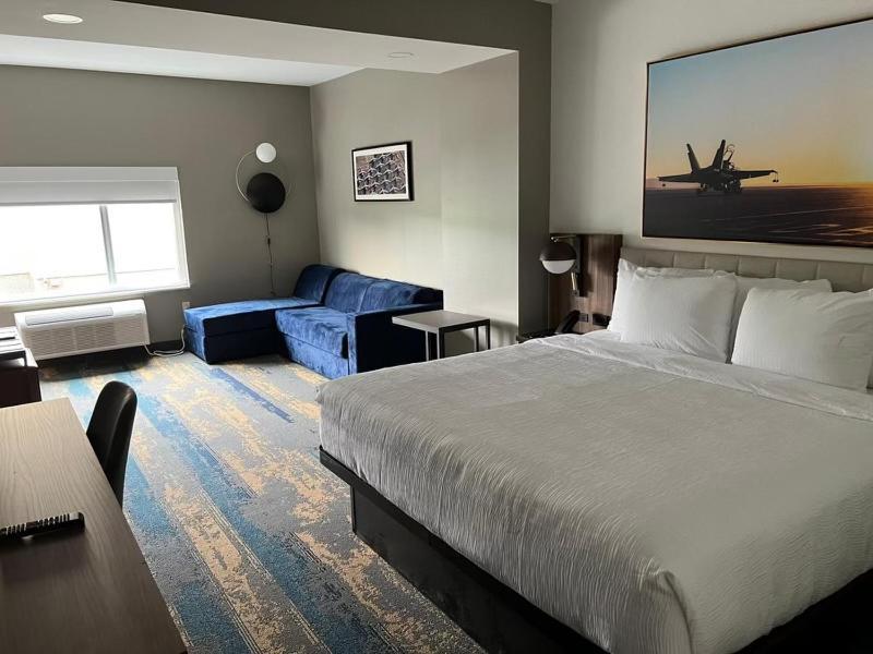 La Quinta Inn & Suites By Wyndham Manchester - Arnold Afb Kültér fotó