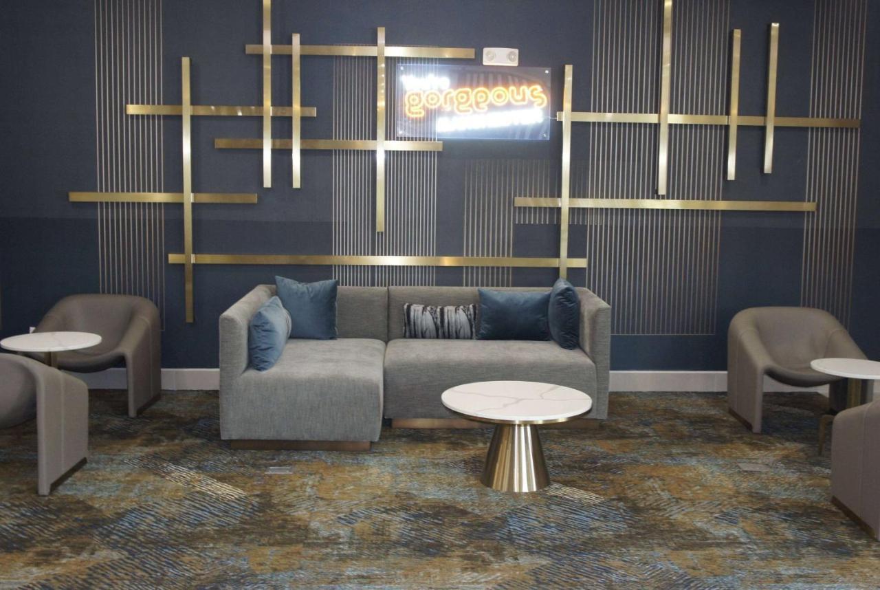 La Quinta Inn & Suites By Wyndham Manchester - Arnold Afb Kültér fotó