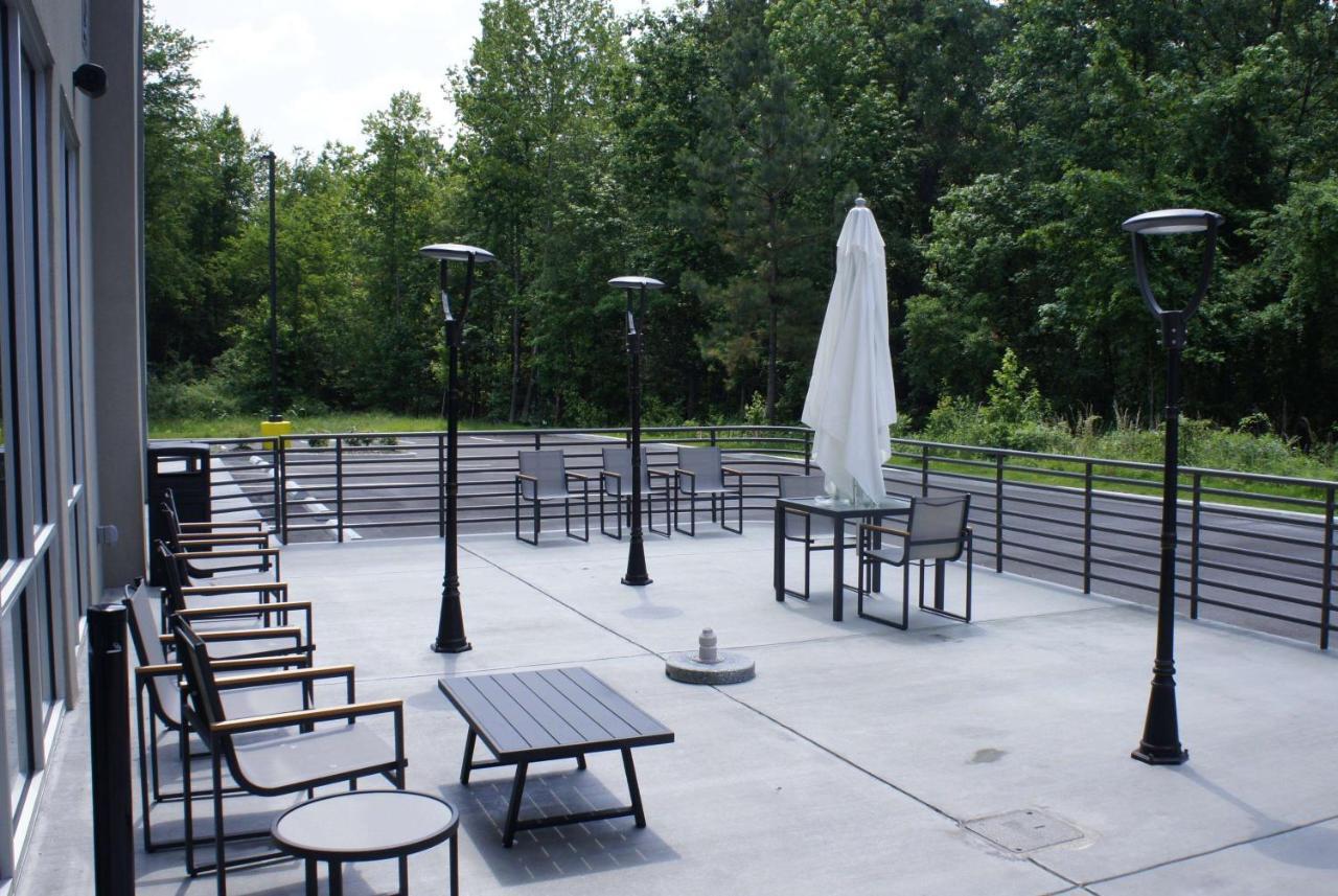 La Quinta Inn & Suites By Wyndham Manchester - Arnold Afb Kültér fotó