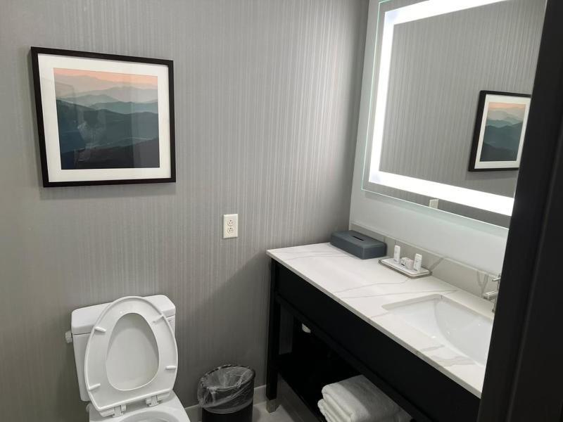 La Quinta Inn & Suites By Wyndham Manchester - Arnold Afb Kültér fotó